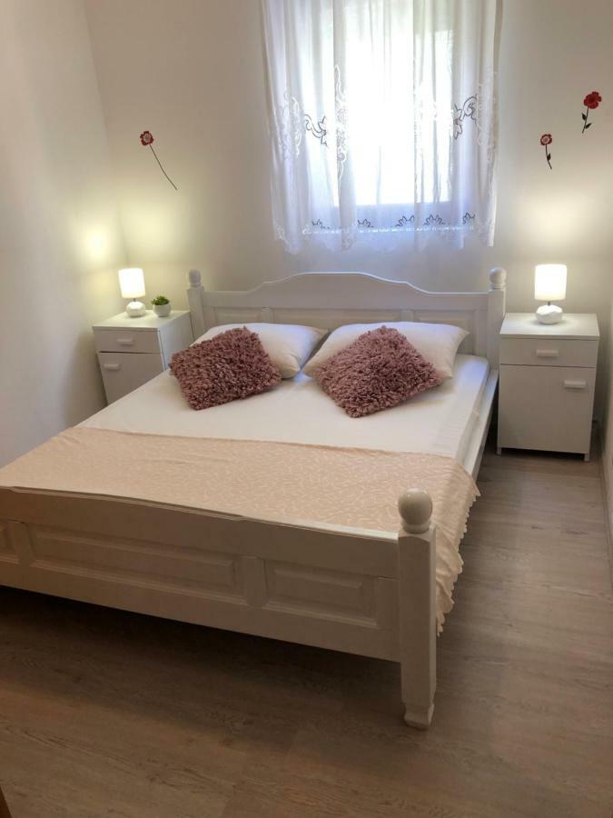 פג Apartments Vrdoljak מראה חיצוני תמונה