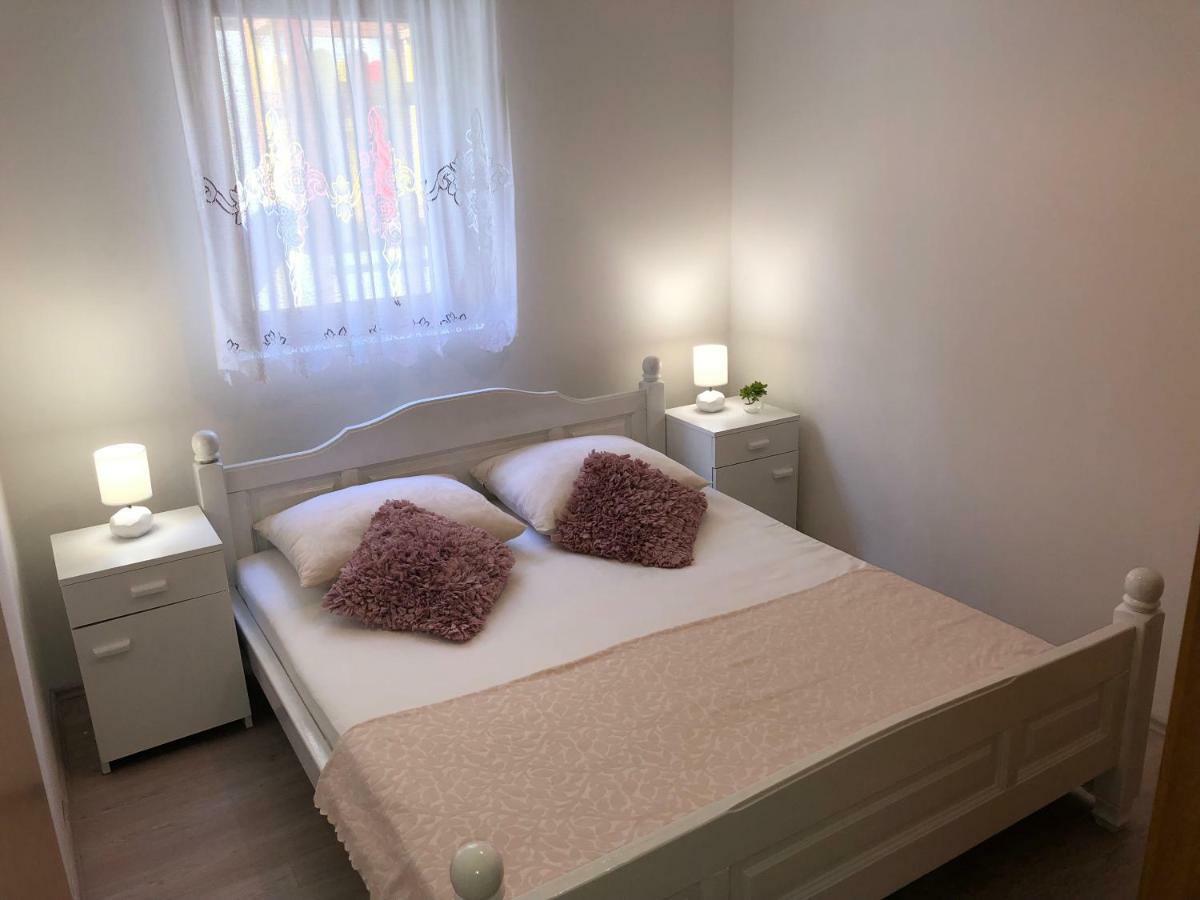 פג Apartments Vrdoljak מראה חיצוני תמונה