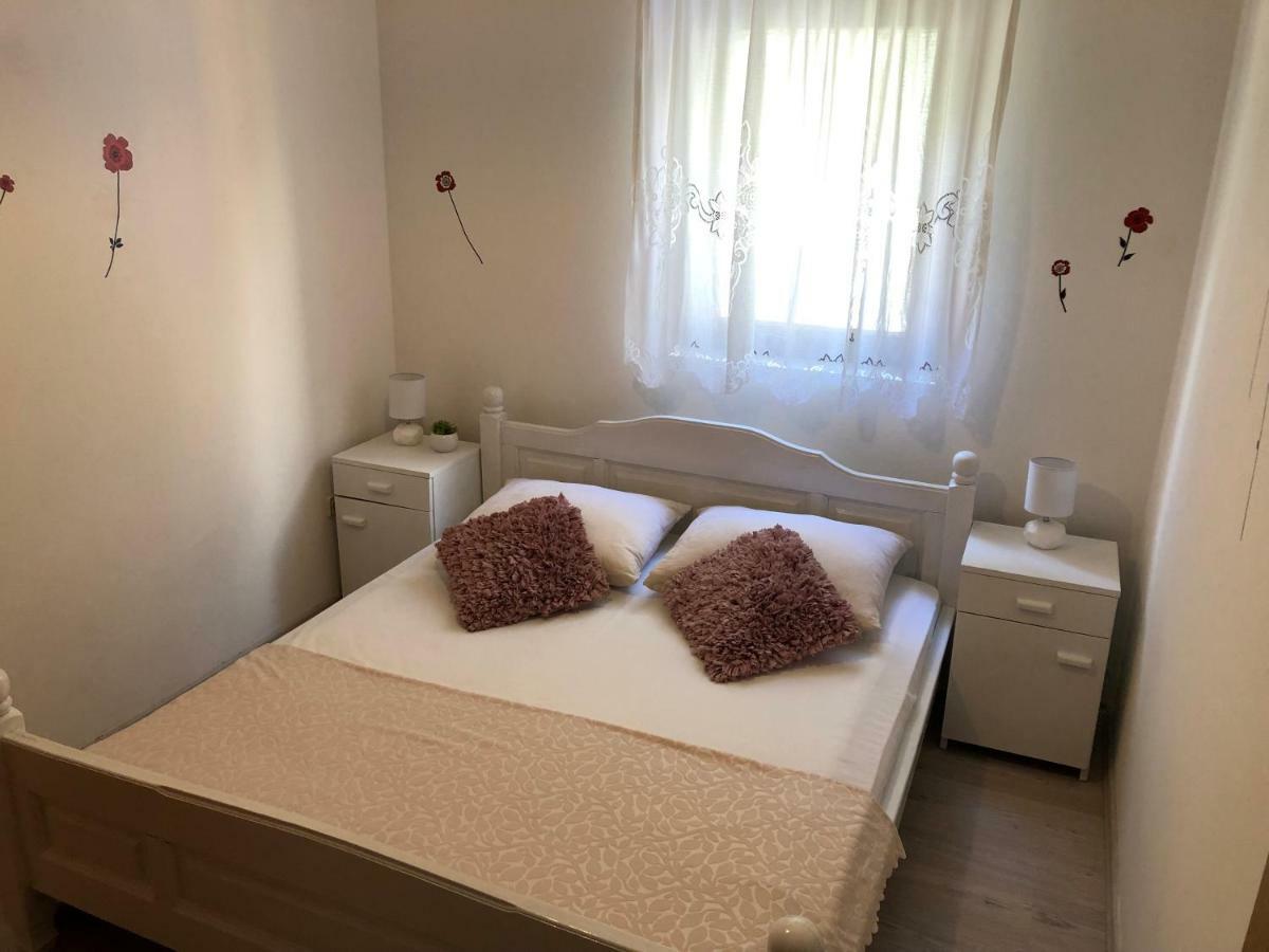 פג Apartments Vrdoljak מראה חיצוני תמונה